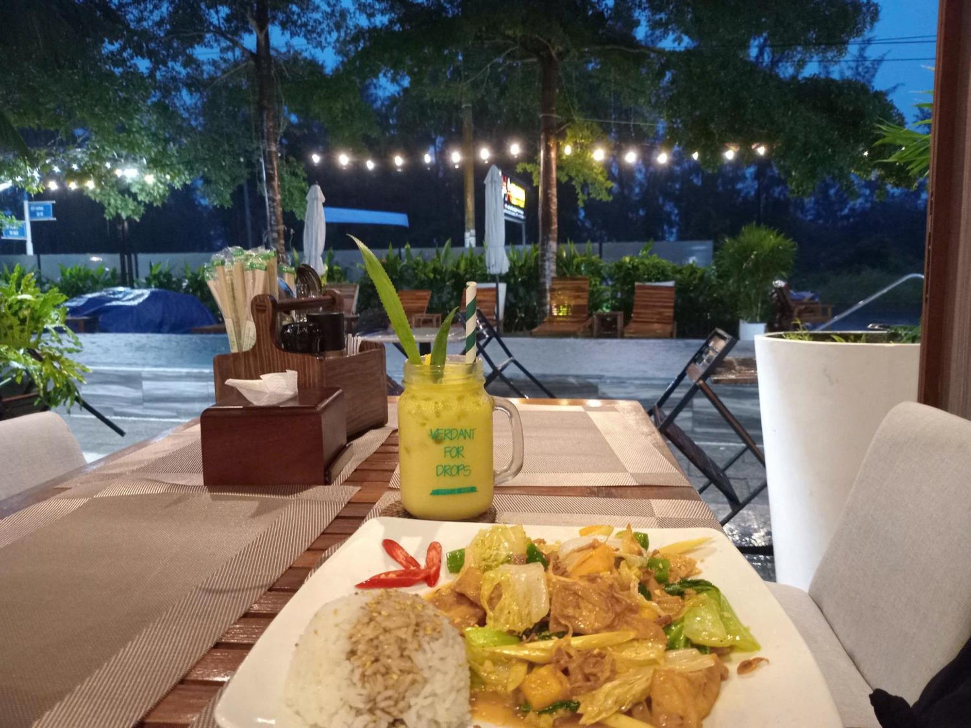 Hoi An Ocean Front Hotel Экстерьер фото