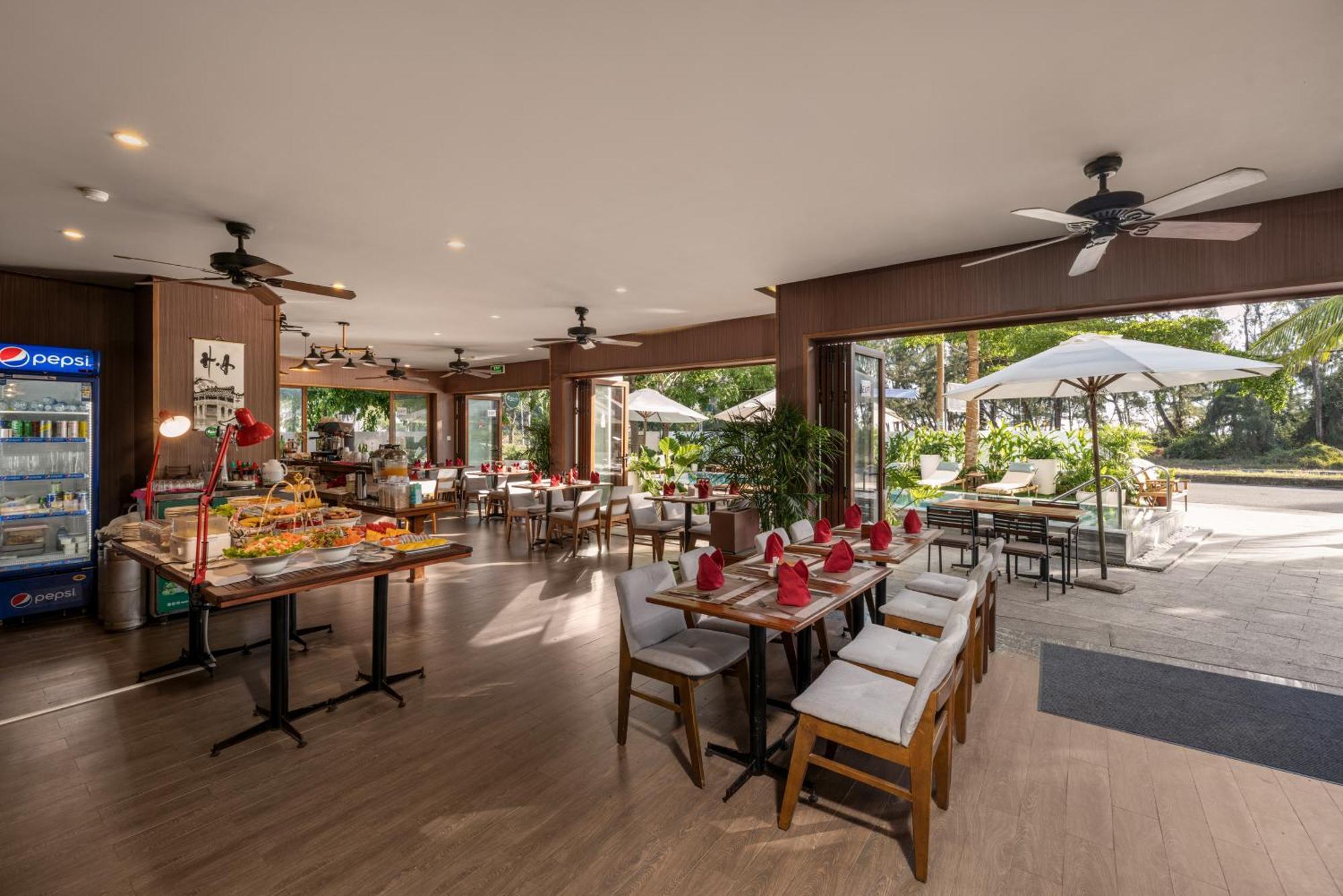 Hoi An Ocean Front Hotel Экстерьер фото